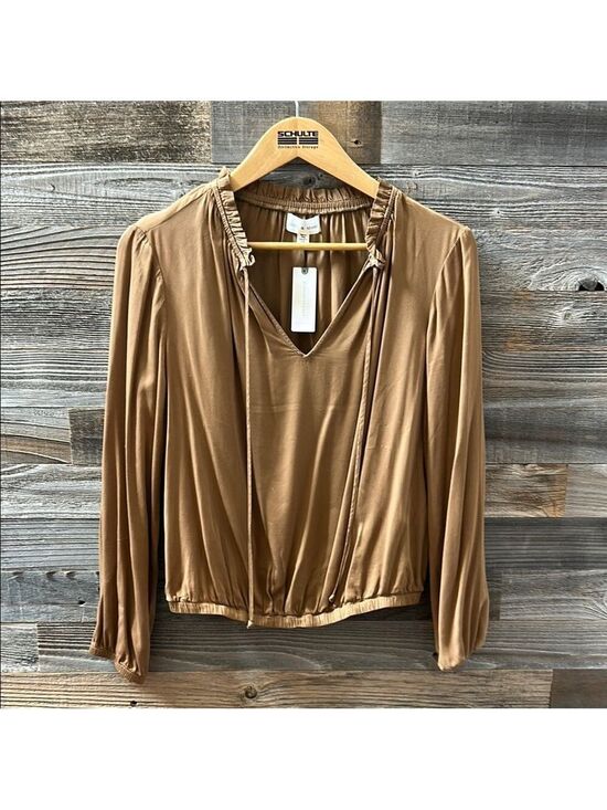cloth & stone Tops - NWT Anthropologie Cloth & Stone Tan Peasant Top Size Small